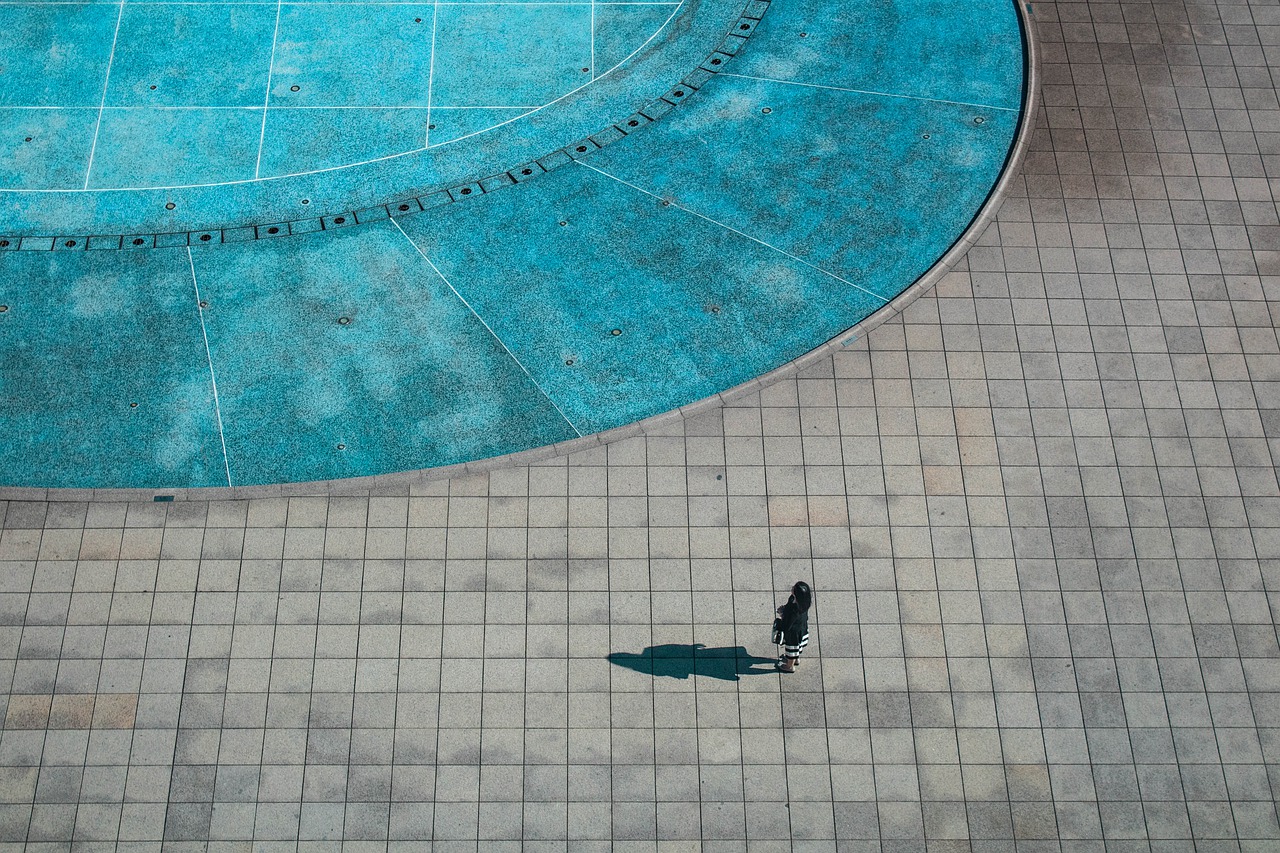 Comment poser une terrasse de piscine en dalle ?